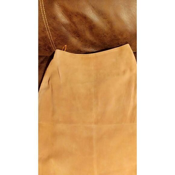 st John's bay suede skirt size 10 in great condition. Vintage thick leather. - Picture 3 of 6